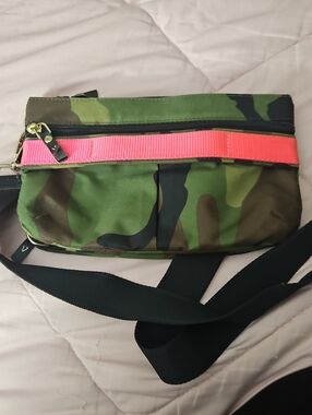 Camouflage Crossbody Bag with Pink Accent V ANDI V